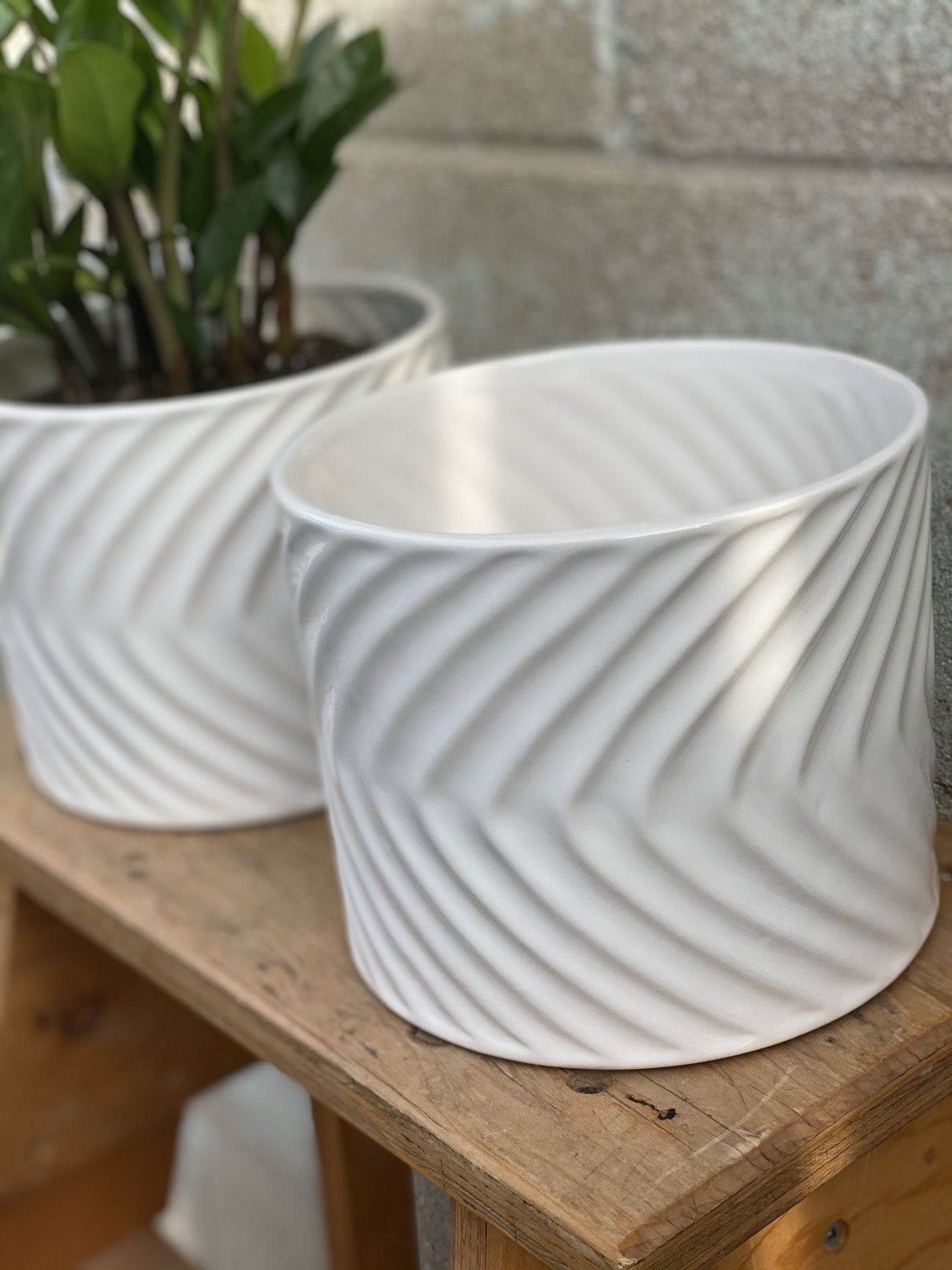 6" White Herringbone Pot