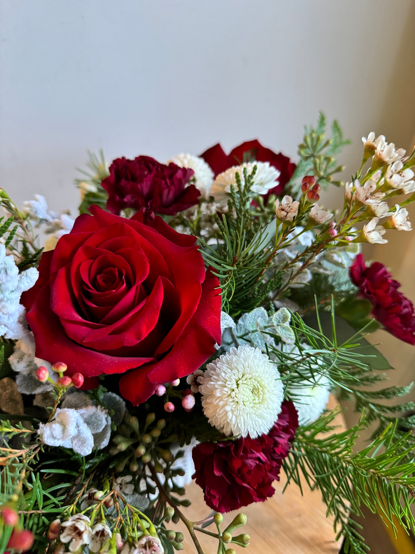 Christmas Centrepiece in White Ceramic Pot