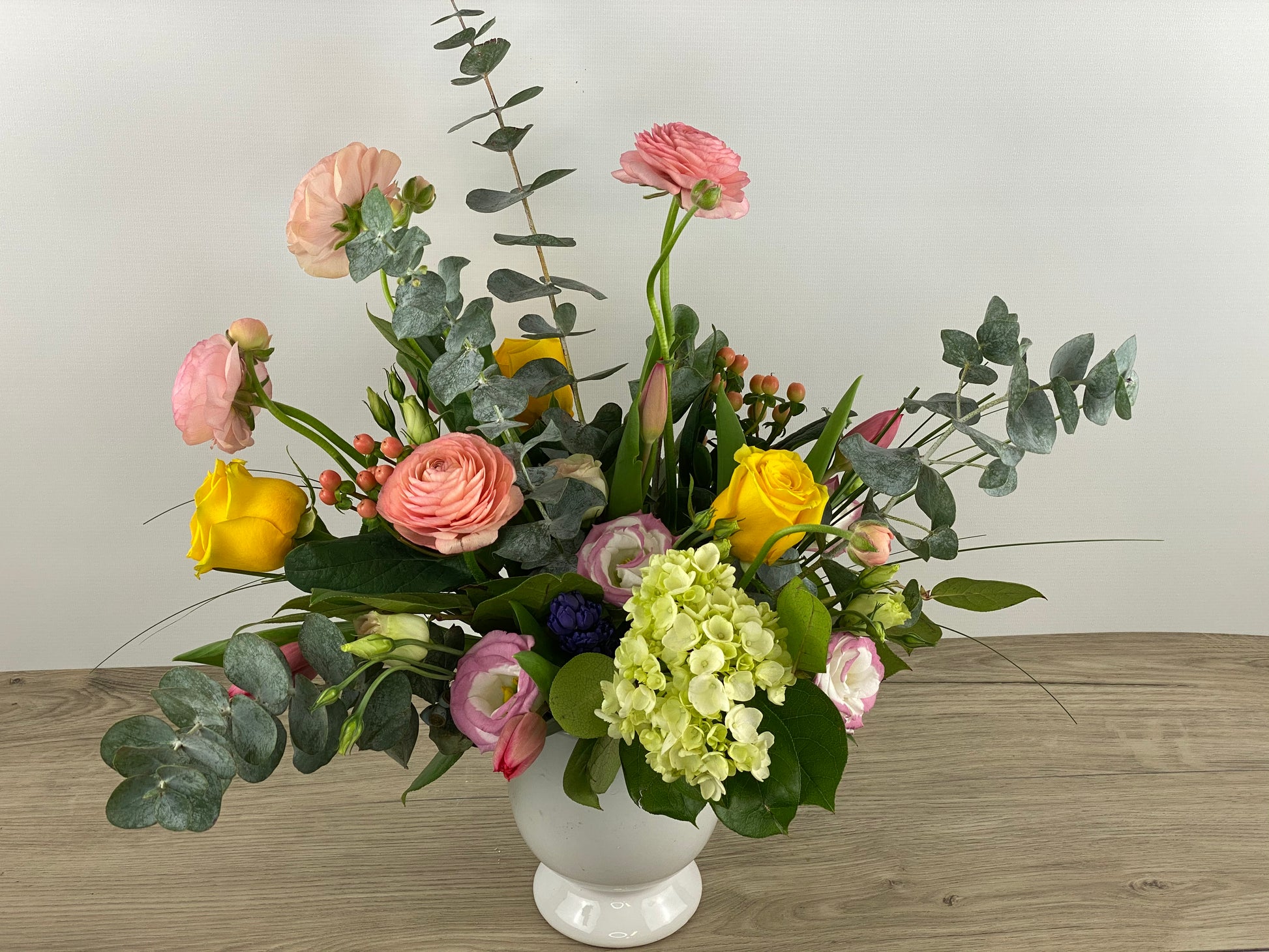 Vase Arrangement – Elora St. Flowers
