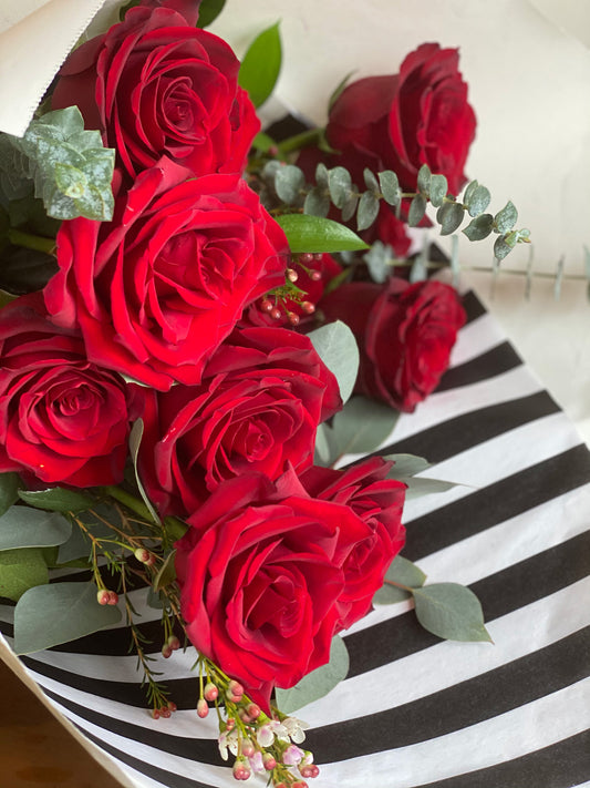 Dozen Luxury Red Roses (Wrapped)